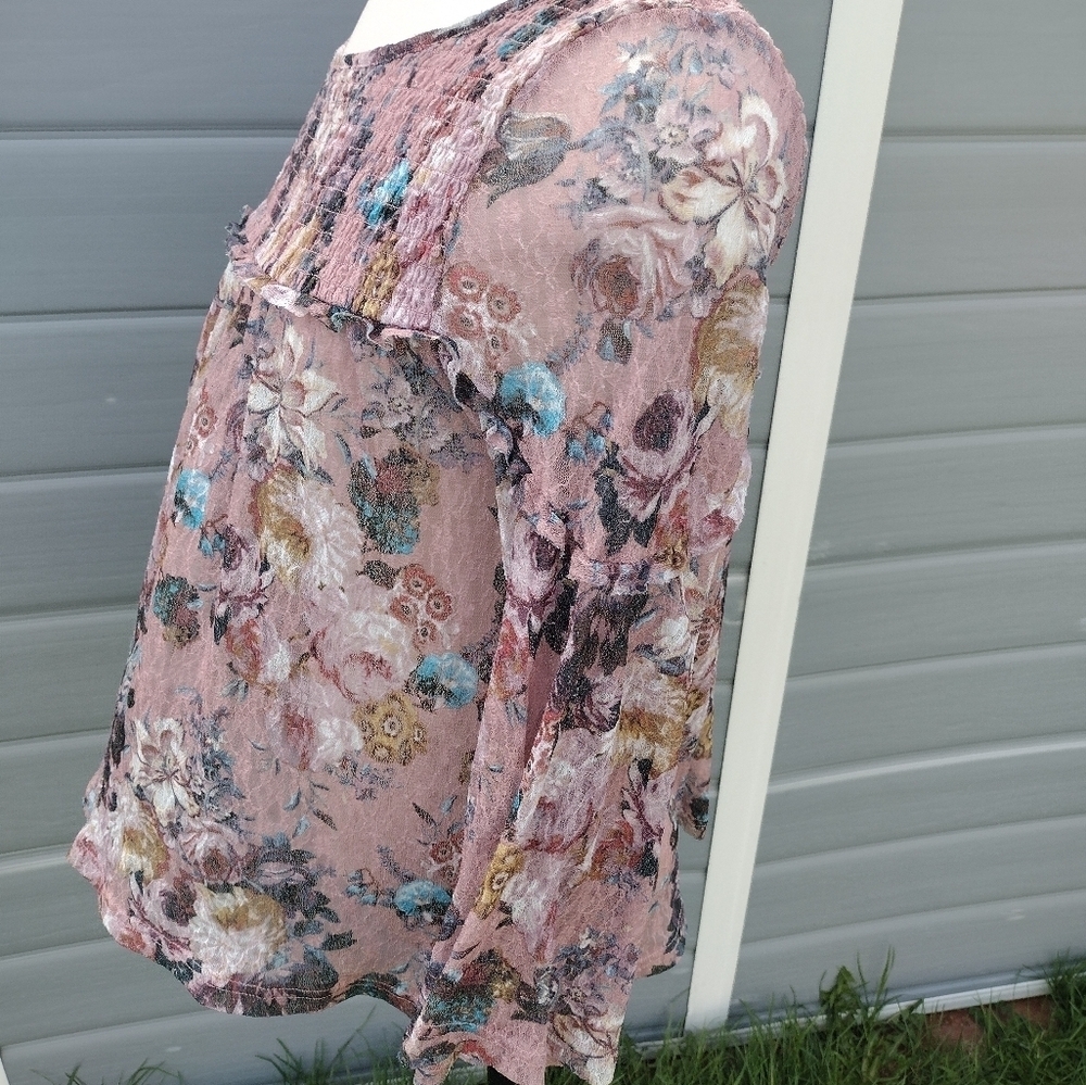 Anthropologie Akemi Kin Women Top Sz S Pink Floral Smocked Flare Sleeve Overlay - Picture 3 of 8